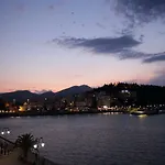 Seafront Chalkís