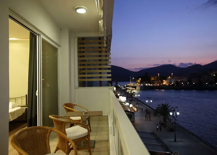 Seafront Daire Chalkís